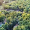 Area ombreggiata da alberi fitti.